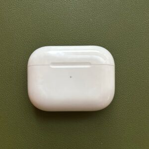 Apple AirPods Pro Charging Case - White